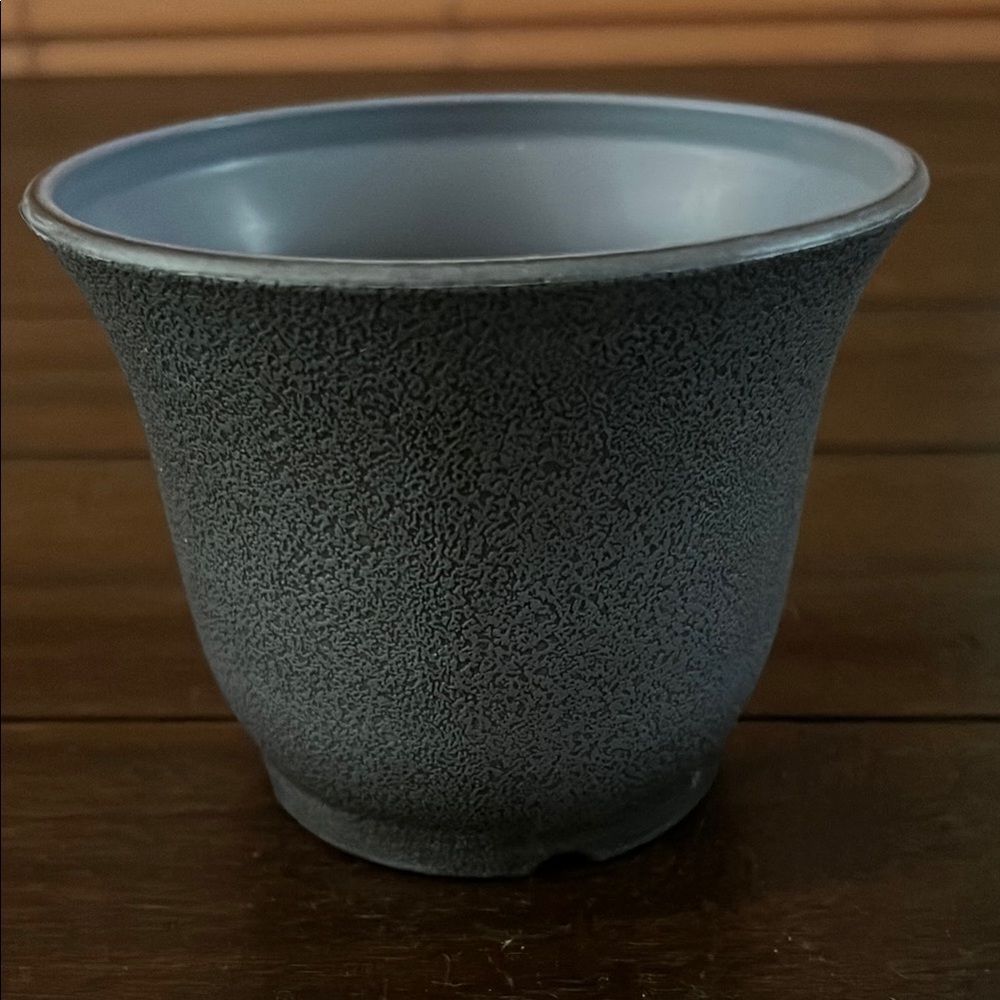 CHG Small Blue Gray Plastic Planter Pot